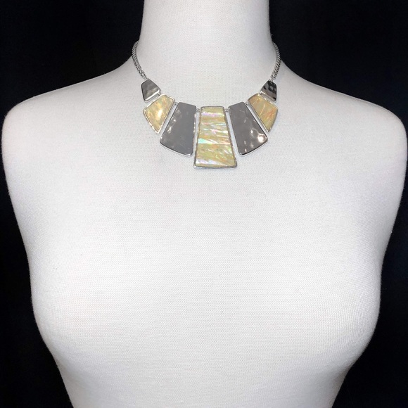 Mother of Pearl Seashell Plank Necklace Set - Picture 2 of 3